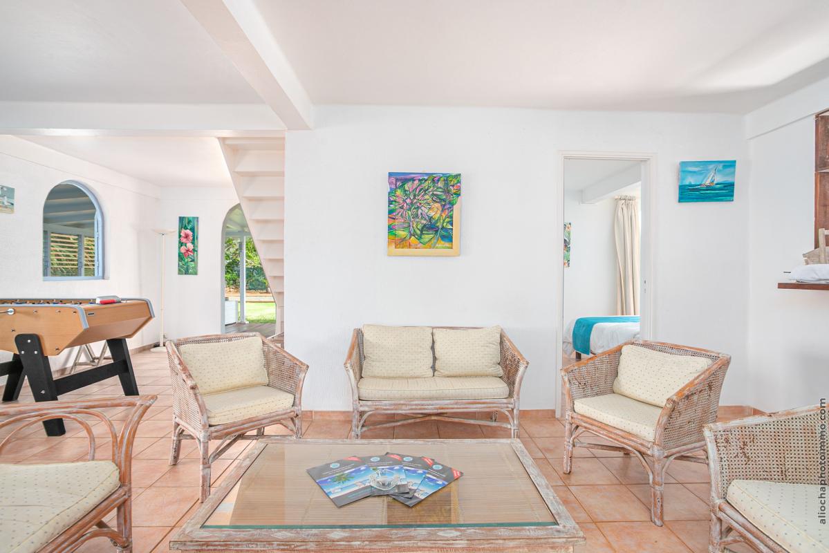 36 Location-villa-Martinique_ Bungalow salon 3
